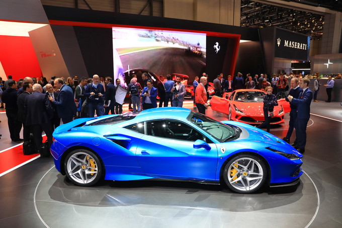 Siêu xe Ferrari F8 Tributo - hậu duệ 488 GTB trình làng Siêu xe Ferrari F8 Tributo - hậu duệ 488 GTB trình làng