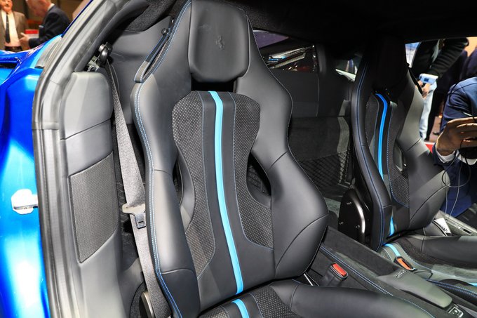 Siêu xe Ferrari F8 Tributo - hậu duệ 488 GTB trình làng Siêu xe Ferrari F8 Tributo - hậu duệ 488 GTB trình làng