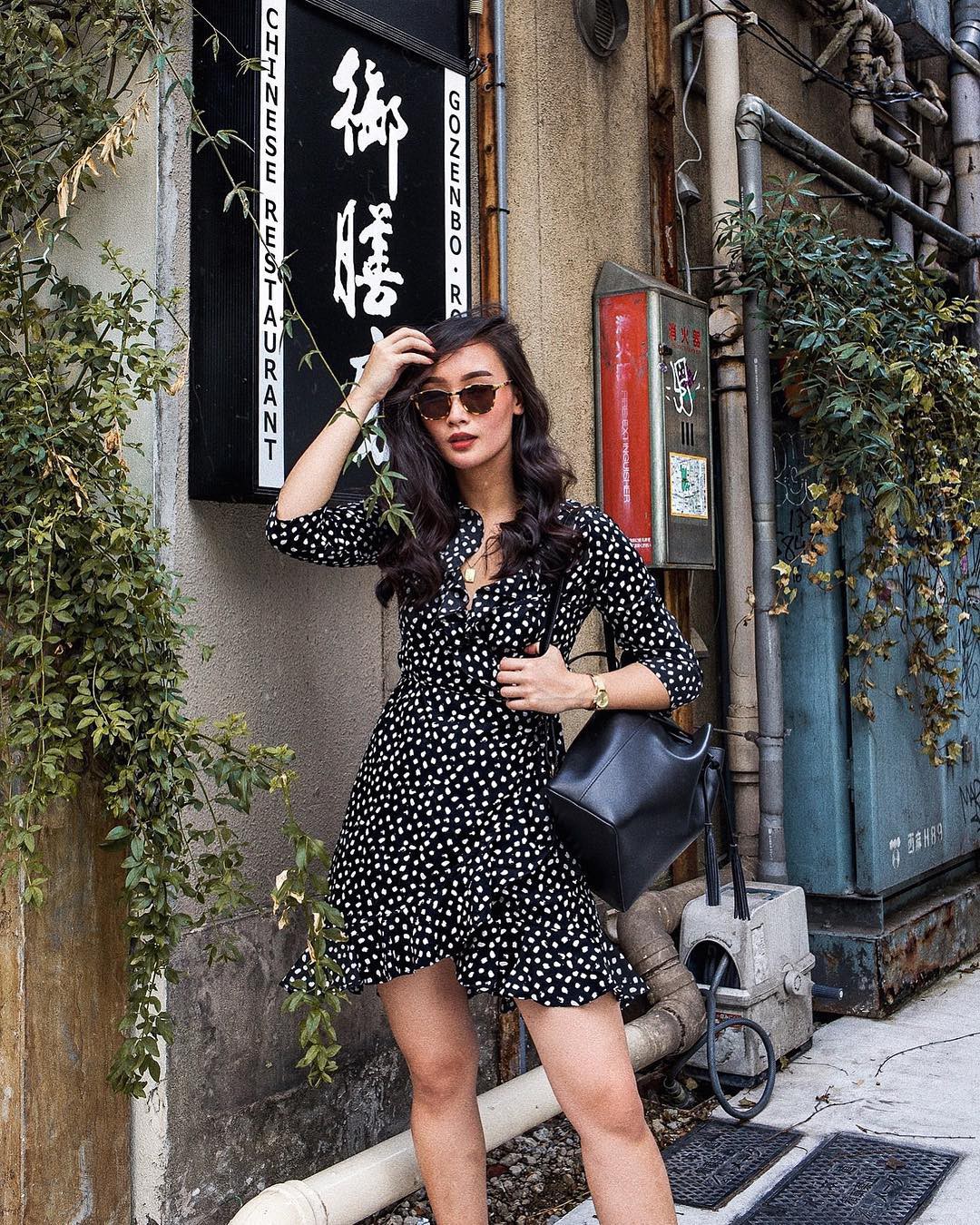 Đây là 4 mẫu váy liền mãi không chịu lỗi mốt, và bạn sẽ muốn sắm bằng hết để ngày nắng đẹp tha hồ xúng xính Đây là 4 mẫu váy liền mãi không chịu lỗi mốt, và bạn sẽ muốn sắm bằng hết để ngày nắng đẹp tha hồ xúng xính