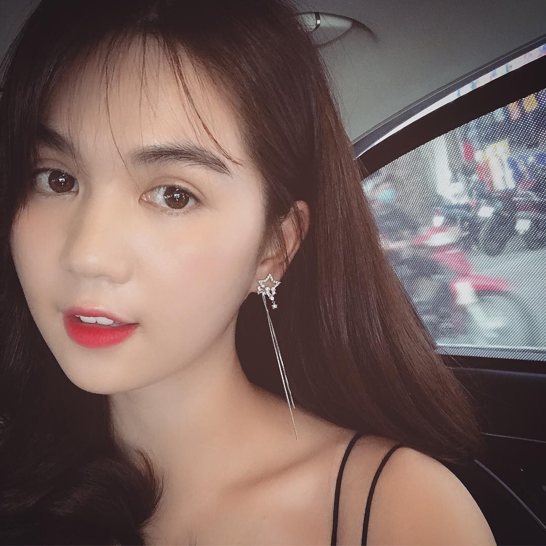Cùng với Hà Tăng và Phạm Quỳnh Anh, còn loạt người đẹp sở hữu hàng lông mày không cần kẻ vẽ quá nhiều - 10 Cùng với Hà Tăng và Phạm Quỳnh Anh, còn loạt người đẹp sở hữu hàng lông mày không cần kẻ vẽ quá nhiều - 10