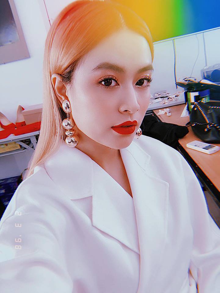 Cùng với Hà Tăng và Phạm Quỳnh Anh, còn loạt người đẹp sở hữu hàng lông mày không cần kẻ vẽ quá nhiều - 4 Cùng với Hà Tăng và Phạm Quỳnh Anh, còn loạt người đẹp sở hữu hàng lông mày không cần kẻ vẽ quá nhiều - 4