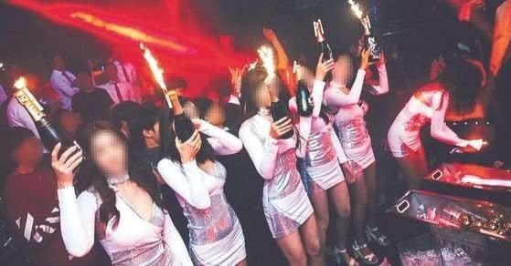 Nền công nghiệp hộp đêm ở Hàn Quốc: Đen tối nhưng ai cũng muốn lao vào, 'gái gọi' dưới tuổi vị thành niên thành 'hàng hóa' đem rao bán - 3 Nền công nghiệp hộp đêm ở Hàn Quốc: Đen tối nhưng ai cũng muốn lao vào, 'gái gọi' dưới tuổi vị thành niên thành 'hàng hóa' đem rao bán - 3