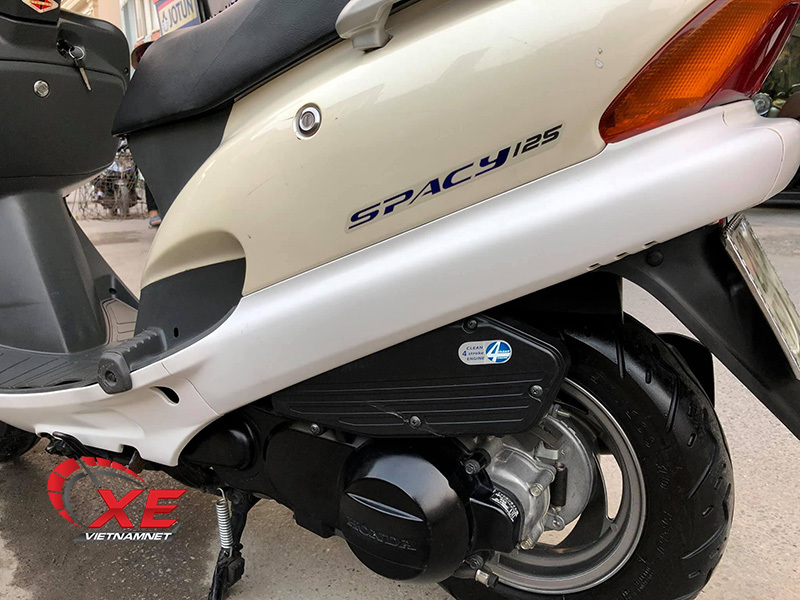 Honda Spacy 12 năm tuổi giá 175 triệu, gấp đôi SH Honda Spacy 12 năm tuổi giá 175 triệu, gấp đôi SH