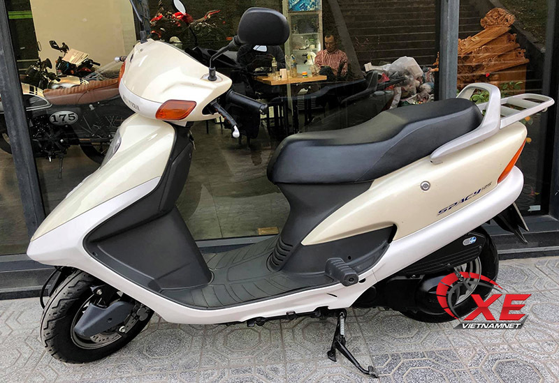 Honda Spacy 12 năm tuổi giá 175 triệu, gấp đôi SH Honda Spacy 12 năm tuổi giá 175 triệu, gấp đôi SH