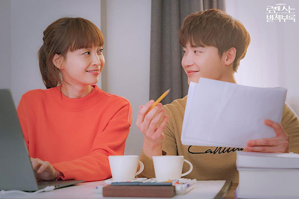 Chọn kiểu tóc phải khéo như 3 mỹ nhân này: Trẻ trung khó tin, 'cặp kè' với bạn diễn kém chục tuổi vẫn quá đẹp đôi - 17 Chọn kiểu tóc phải khéo như 3 mỹ nhân này: Trẻ trung khó tin, 'cặp kè' với bạn diễn kém chục tuổi vẫn quá đẹp đôi - 17