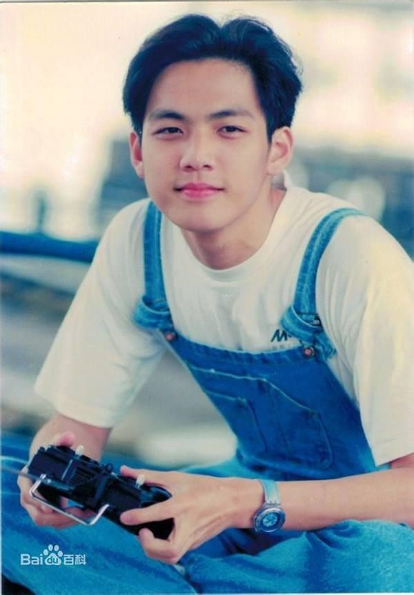 Phong cách thời trang của những nam thần Hoa ngữ đình đám - 12 Phong cách thời trang của những nam thần Hoa ngữ đình đám - 12