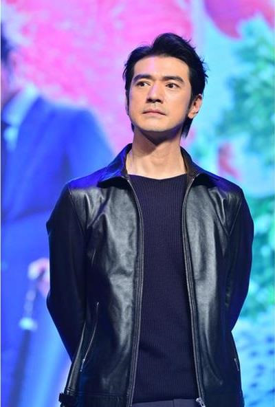 Phong cách thời trang của những nam thần Hoa ngữ đình đám - 19 Phong cách thời trang của những nam thần Hoa ngữ đình đám - 19
