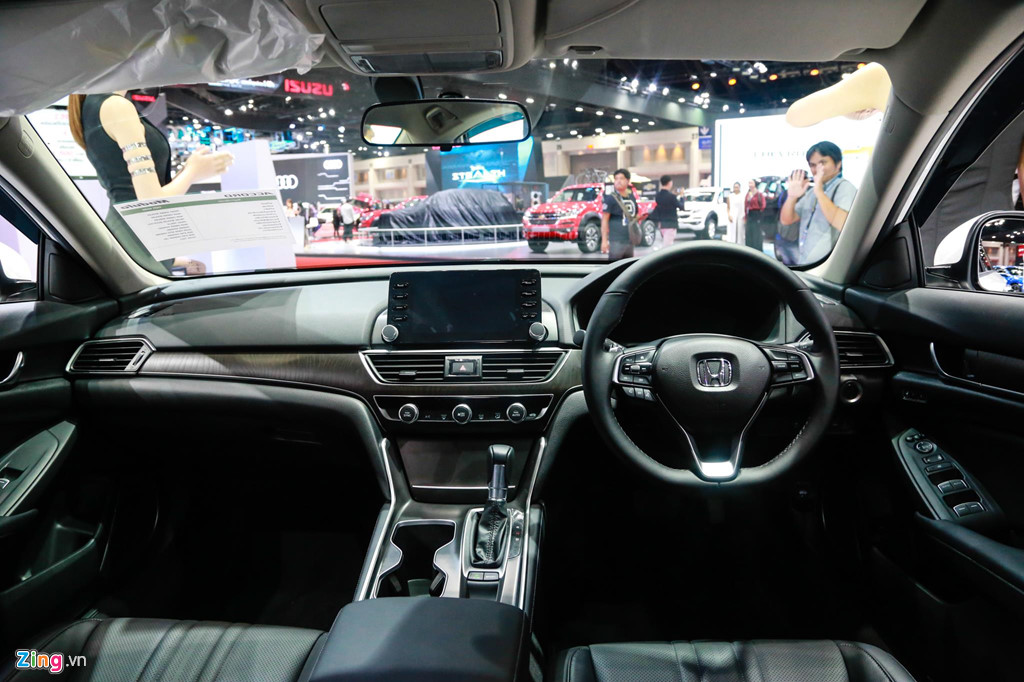 Cận cảnh Honda Accord 2019 tại Thái Lan, đã sẵn sàng về VN Cận cảnh Honda Accord 2019 tại Thái Lan, đã sẵn sàng về VN