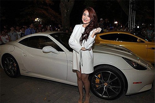 Hoàng Thùy Linh – 'đại gia ngầm' của showbiz Việt: Sở hữu biệt thự cao cấp, xe hơi sang xịn, mua hàng hiệu không tiếc tay - 4 Hoàng Thùy Linh – 'đại gia ngầm' của showbiz Việt: Sở hữu biệt thự cao cấp, xe hơi sang xịn, mua hàng hiệu không tiếc tay - 4