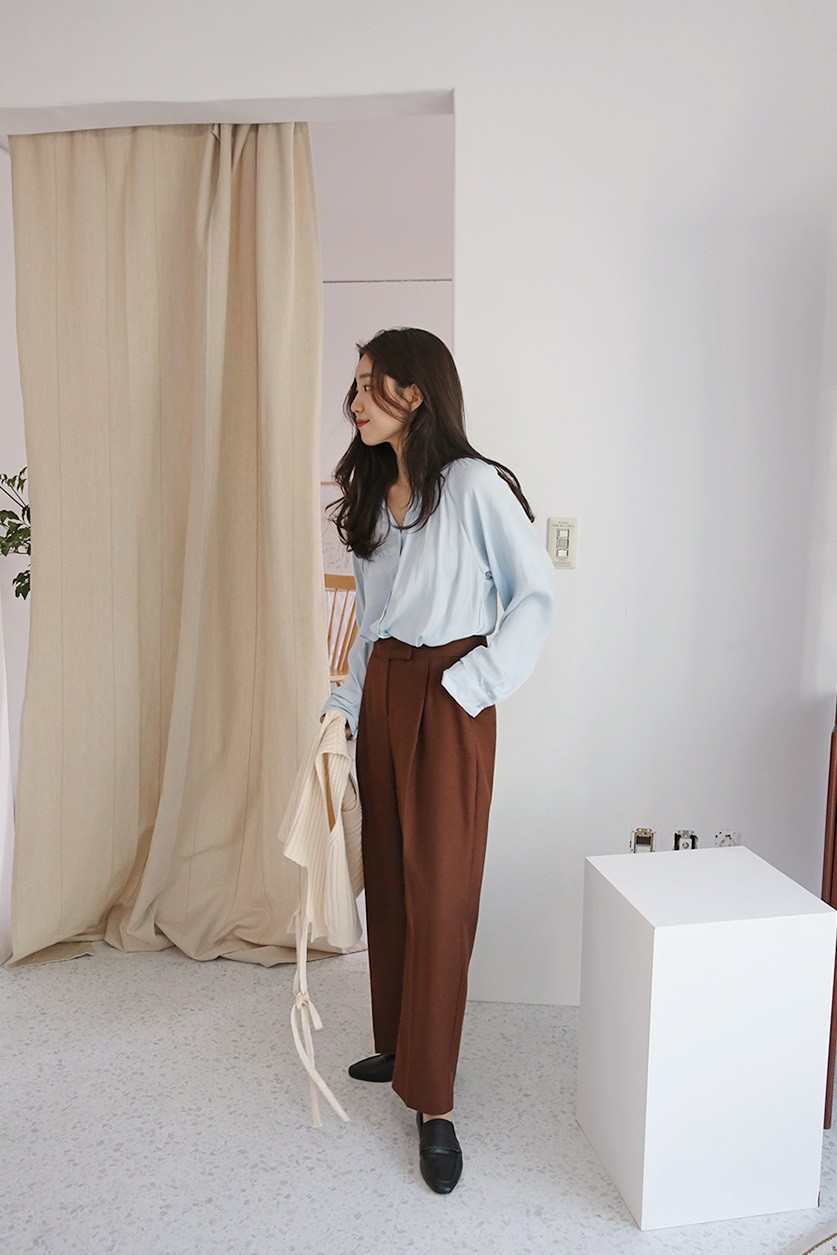 Những tưởng là quần ống rộng dễ mặc nhưng vướng 3 lỗi sau, bạn vẫn bị dìm dáng như thường - 1 Những tưởng là quần ống rộng dễ mặc nhưng vướng 3 lỗi sau, bạn vẫn bị dìm dáng như thường - 1