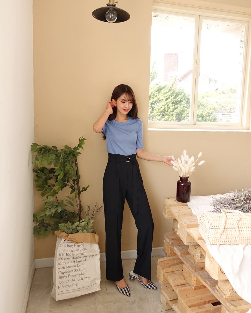 Những tưởng là quần ống rộng dễ mặc nhưng vướng 3 lỗi sau, bạn vẫn bị dìm dáng như thường - 5 Những tưởng là quần ống rộng dễ mặc nhưng vướng 3 lỗi sau, bạn vẫn bị dìm dáng như thường - 5