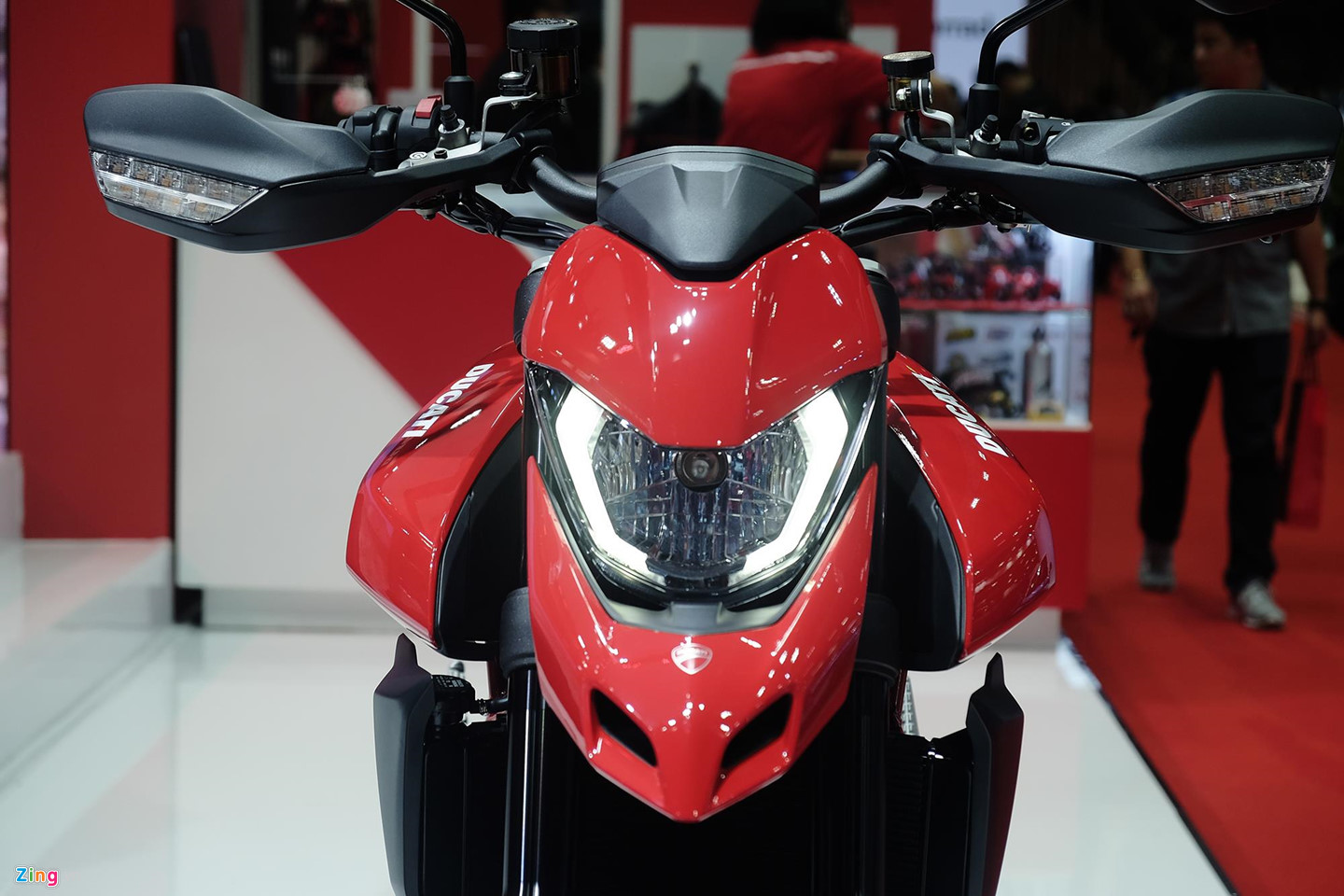 Ngắm tân binh Ducati Hypermotard 950 sẽ về VN trong tháng 6 Ngắm tân binh Ducati Hypermotard 950 sẽ về VN trong tháng 6
