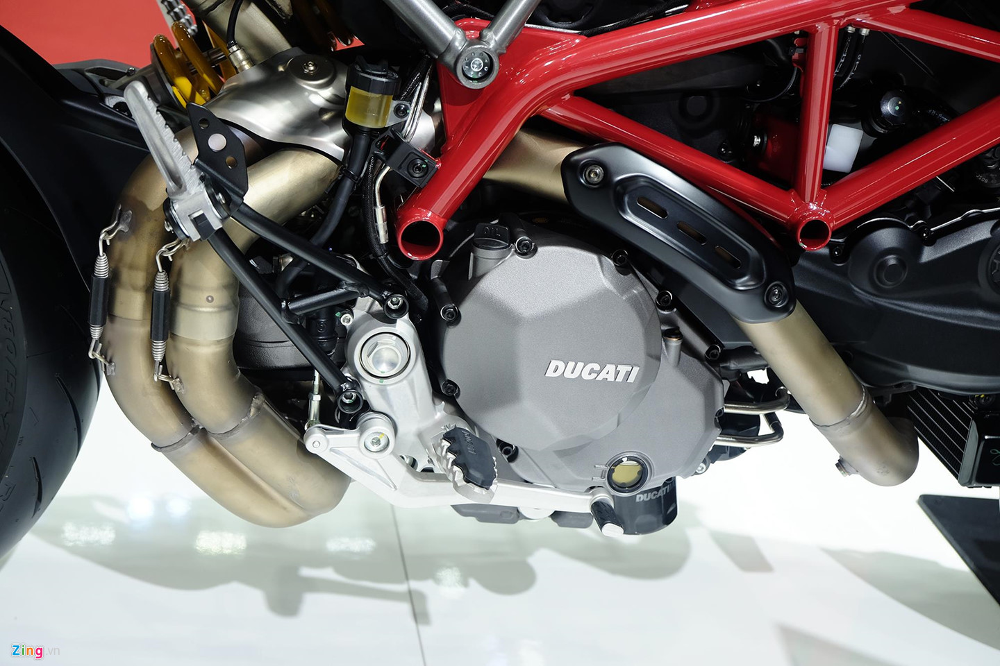 Ngắm tân binh Ducati Hypermotard 950 sẽ về VN trong tháng 6 Ngắm tân binh Ducati Hypermotard 950 sẽ về VN trong tháng 6