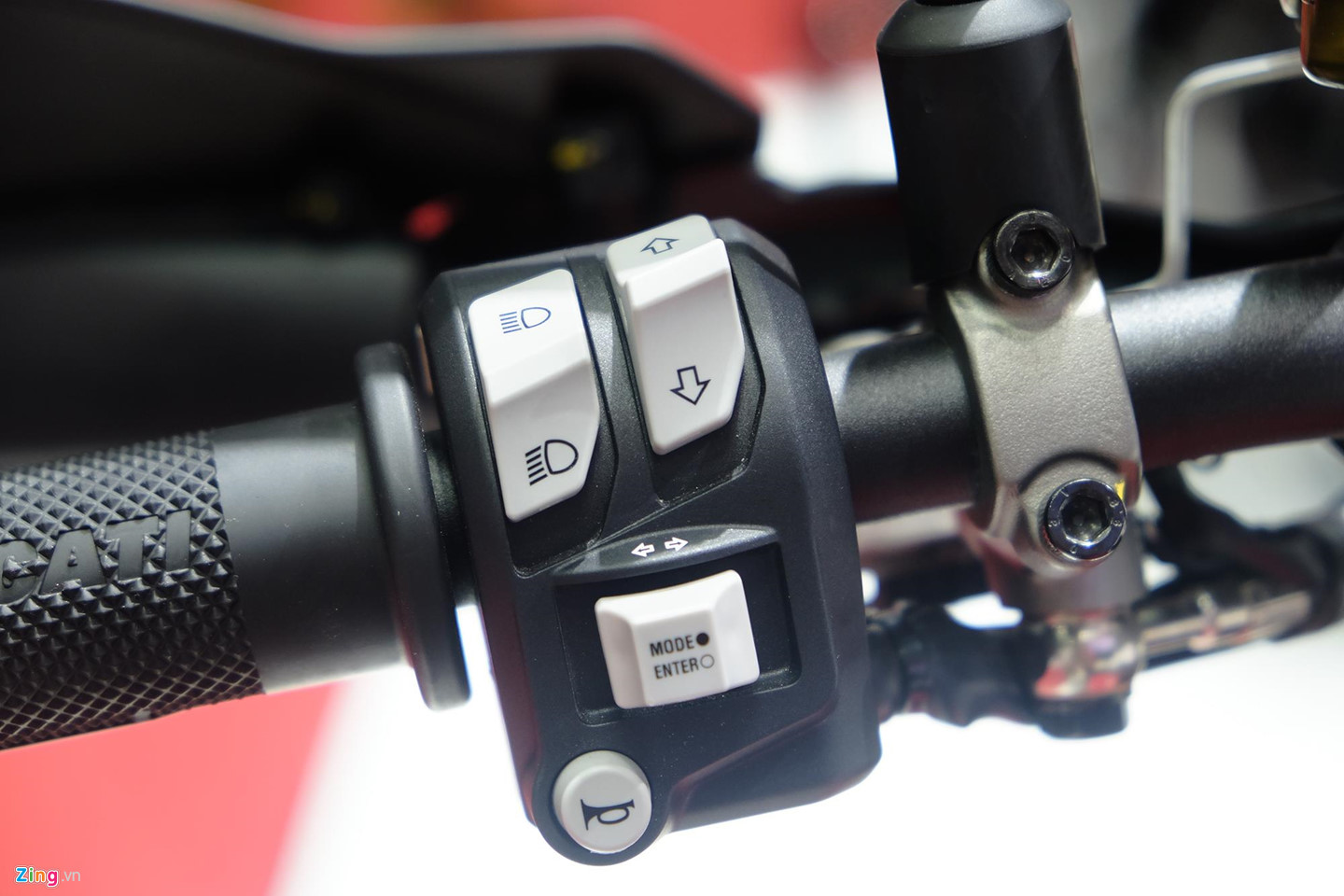 Ngắm tân binh Ducati Hypermotard 950 sẽ về VN trong tháng 6 Ngắm tân binh Ducati Hypermotard 950 sẽ về VN trong tháng 6