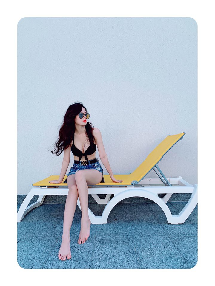 Cuộc chiến khoe eo thon dáng nuột với bikini: Loạt hot mom cũng táo bạo chẳng kém các sao nữ Vbiz Cuộc chiến khoe eo thon dáng nuột với bikini: Loạt hot mom cũng táo bạo chẳng kém các sao nữ Vbiz