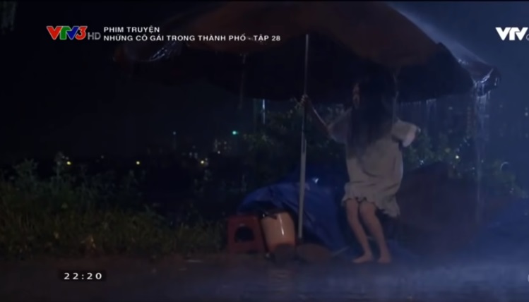 Những cô gái trong thành phố tập 28: Phát điên vì bị giam lỏng, Mai bỏ trốn giữa đêm mưa - 3 Những cô gái trong thành phố tập 28: Phát điên vì bị giam lỏng, Mai bỏ trốn giữa đêm mưa - 3