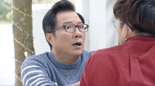 Lén mang đồ ăn đến nhà thông gia vì con gái vụng về, mẹ Lan Phương rình mò như kẻ trộm và bị bắt quả tang - 5 Lén mang đồ ăn đến nhà thông gia vì con gái vụng về, mẹ Lan Phương rình mò như kẻ trộm và bị bắt quả tang - 5