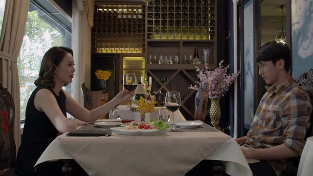 Những cô gái trong thành phố: Xuân rơi nước mắt chia tay 'phi công trẻ', Cúc chuẩn bị làm đám cưới - 2 Những cô gái trong thành phố: Xuân rơi nước mắt chia tay 'phi công trẻ', Cúc chuẩn bị làm đám cưới - 2