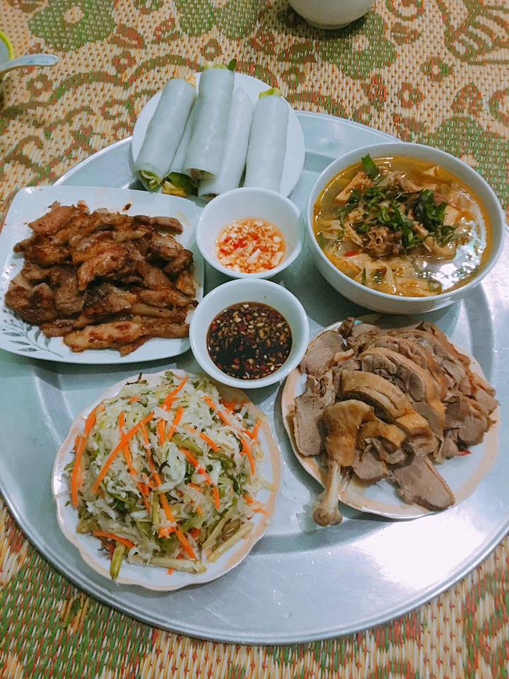 Đã buồn phiền khi bố đẻ chê vụng lại còn bị chị em trách móc tiêu hoang, vợ trẻ thẳng thừng đối đáp khiến ai nấy đều cứng họng - 1 Đã buồn phiền khi bố đẻ chê vụng lại còn bị chị em trách móc tiêu hoang, vợ trẻ thẳng thừng đối đáp khiến ai nấy đều cứng họng - 1