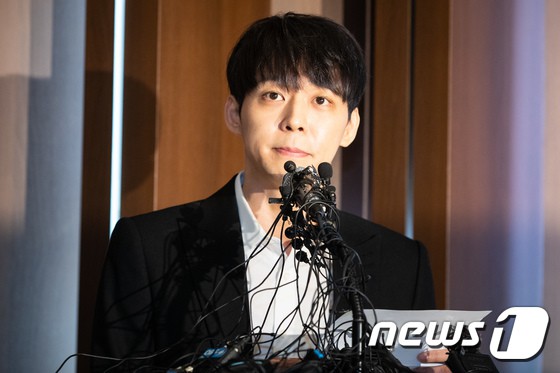 Yoochun mở họp báo sau 3 năm: Định tự tử vì bê bối tình dục, đau đớn làm rõ nghi án ép hôn thê tài phiệt dùng ma túy - 3 Yoochun mở họp báo sau 3 năm: Định tự tử vì bê bối tình dục, đau đớn làm rõ nghi án ép hôn thê tài phiệt dùng ma túy - 3