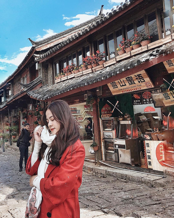Nhan sắc hội chị em hot girl xuất hiện ở lễ ăn hỏi của Rhymastic - 10 Nhan sắc hội chị em hot girl xuất hiện ở lễ ăn hỏi của Rhymastic - 10