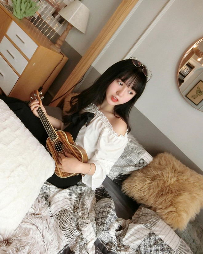 Nhan sắc hội chị em hot girl xuất hiện ở lễ ăn hỏi của Rhymastic - 13 Nhan sắc hội chị em hot girl xuất hiện ở lễ ăn hỏi của Rhymastic - 13