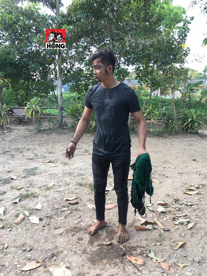 Thanh niên mắc võng trên ao nằm chợp mắt và cái kết hứng trọn lớp bùn đen khiến dân mạng cười bò - 2 Thanh niên mắc võng trên ao nằm chợp mắt và cái kết hứng trọn lớp bùn đen khiến dân mạng cười bò - 2