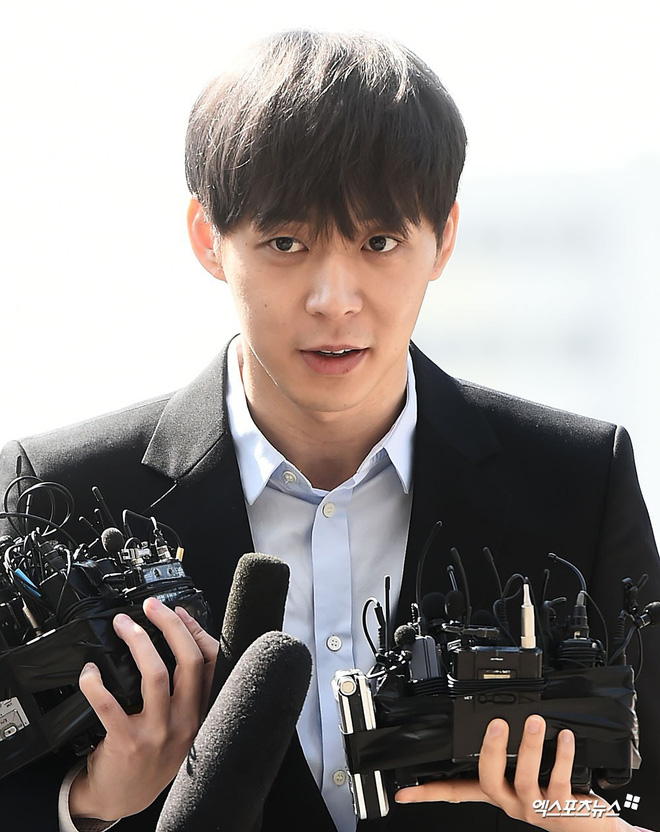 Cảnh sát có trong tay CCTV chứng minh Yoochun lén lút mua bán ma tuý - 1 Cảnh sát có trong tay CCTV chứng minh Yoochun lén lút mua bán ma tuý - 1