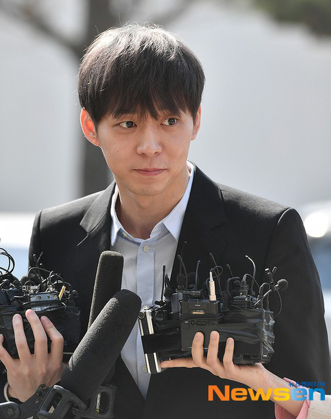 Cảnh sát có trong tay CCTV chứng minh Yoochun lén lút mua bán ma tuý - 2 Cảnh sát có trong tay CCTV chứng minh Yoochun lén lút mua bán ma tuý - 2