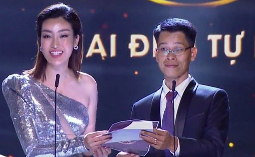 Cống Hiến 2019: Đỗ Mỹ Linh muối mặt vì gọi nhầm Hà Anh Tuấn thành nữ ca sĩ Cống Hiến 2019: Đỗ Mỹ Linh muối mặt vì gọi nhầm Hà Anh Tuấn thành nữ ca sĩ