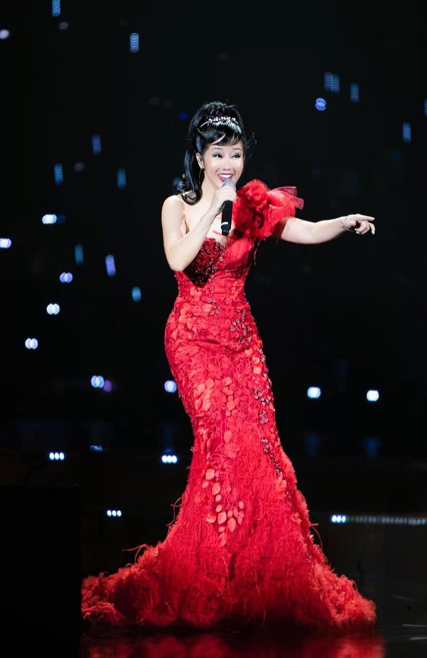 Cuộc sống sau ly hôn của ca sĩ Hồng Nhung: Lạc quan, tự tìm niềm vui cho mình nhưng đáng ngưỡng mộ nhất là điều này - 4 Cuộc sống sau ly hôn của ca sĩ Hồng Nhung: Lạc quan, tự tìm niềm vui cho mình nhưng đáng ngưỡng mộ nhất là điều này - 4