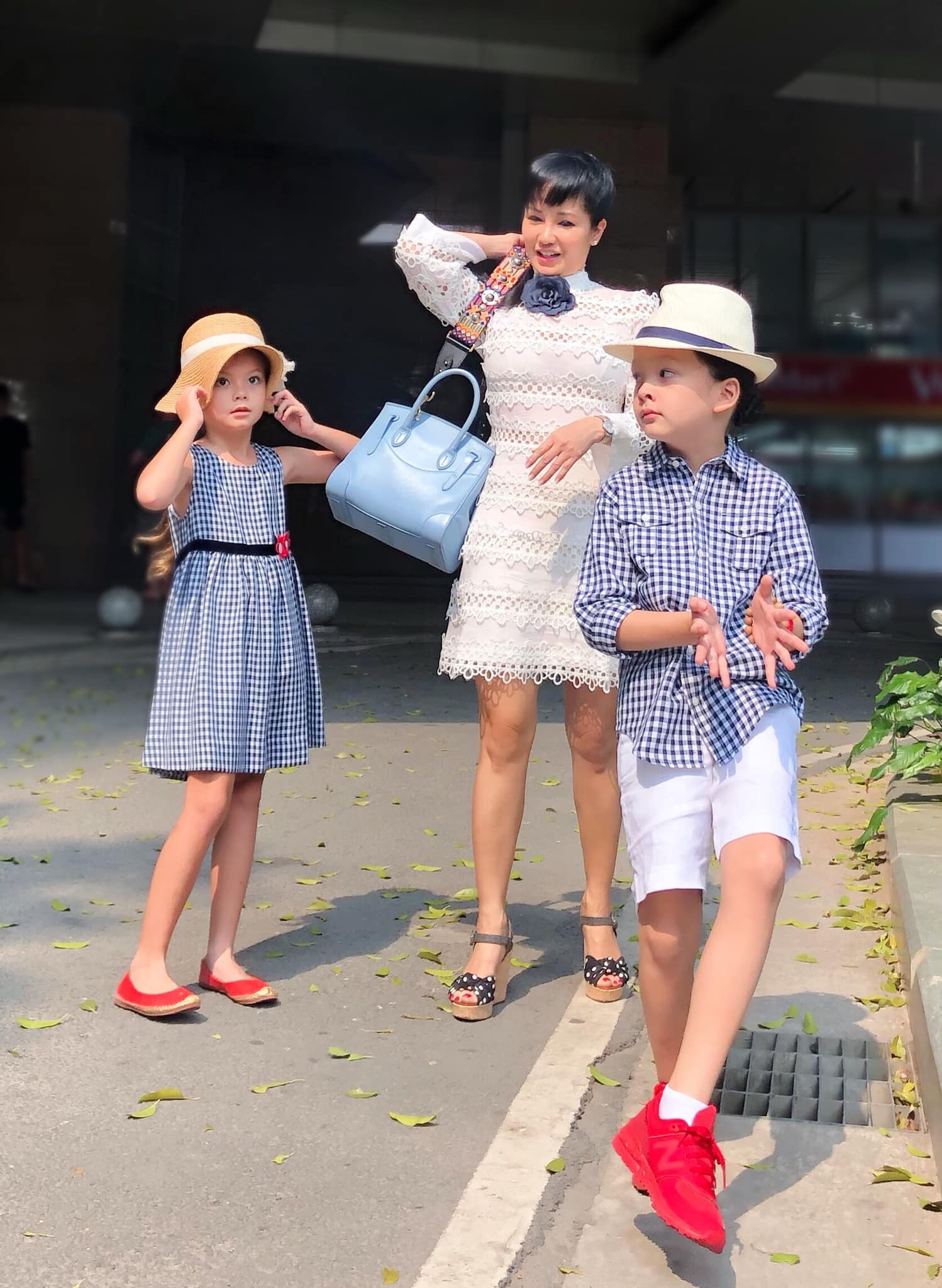 Cuộc sống sau ly hôn của ca sĩ Hồng Nhung: Lạc quan, tự tìm niềm vui cho mình nhưng đáng ngưỡng mộ nhất là điều này - 9 Cuộc sống sau ly hôn của ca sĩ Hồng Nhung: Lạc quan, tự tìm niềm vui cho mình nhưng đáng ngưỡng mộ nhất là điều này - 9