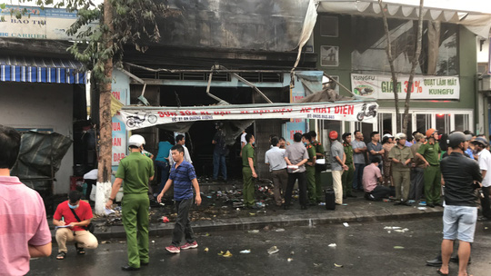3 người chết trong cửa hàng bị cháy - 3 3 người chết trong cửa hàng bị cháy - 3