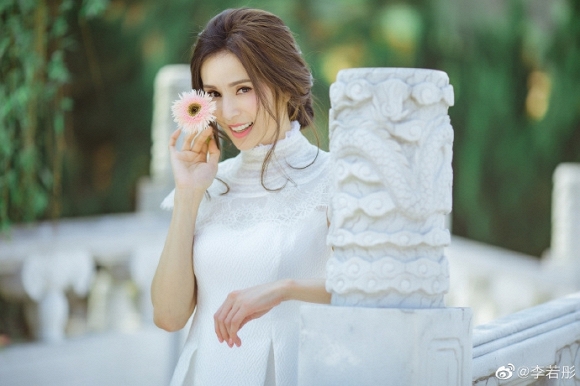 'Tiểu Long Nữ' đẹp nhất màn ảnh Lý Nhược Đồng khoe nhan sắc trẻ trung khó tin ở tuổi 45 - 4 'Tiểu Long Nữ' đẹp nhất màn ảnh Lý Nhược Đồng khoe nhan sắc trẻ trung khó tin ở tuổi 45 - 4