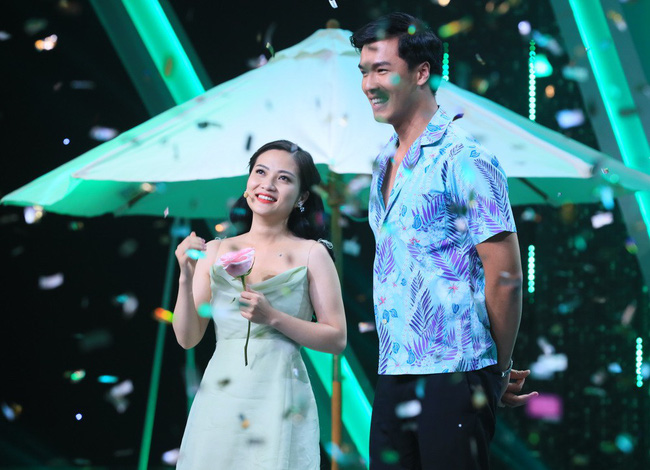 'Người ấy là ai?': Nữ chính làm mẹ đơn thân ra về cùng nam diễn viên điển trai mà thân thế được hé lộ sau đây khiến dân mạng ngã ngửa - 9 'Người ấy là ai?': Nữ chính làm mẹ đơn thân ra về cùng nam diễn viên điển trai mà thân thế được hé lộ sau đây khiến dân mạng ngã ngửa - 9