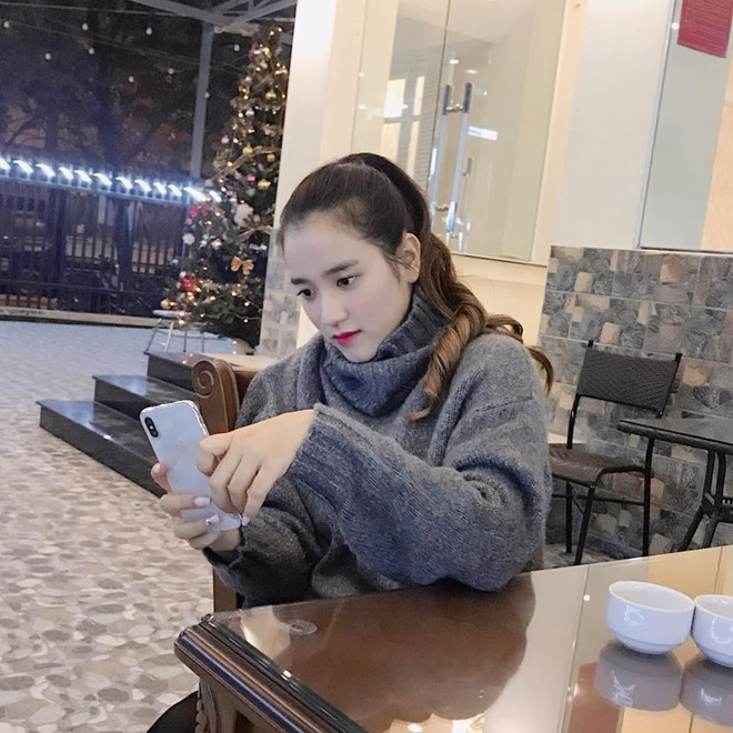 Điểm danh dàn gái xinh đều là nữ sinh trường Quốc học Huế - 3 Điểm danh dàn gái xinh đều là nữ sinh trường Quốc học Huế - 3