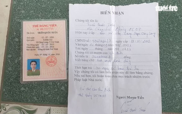 Tước quân tịch thiếu úy công an mang thẻ Đảng đi cầm 50 triệu đồng Tước quân tịch thiếu úy công an mang thẻ Đảng đi cầm 50 triệu đồng