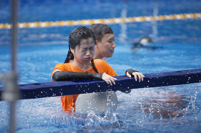 Running Man bản Việt náo loạn vì tin Ngô Thanh Vân xuất hiện nhưng hóa ra cái kết lại đớn đau vô cùng - 12 Running Man bản Việt náo loạn vì tin Ngô Thanh Vân xuất hiện nhưng hóa ra cái kết lại đớn đau vô cùng - 12