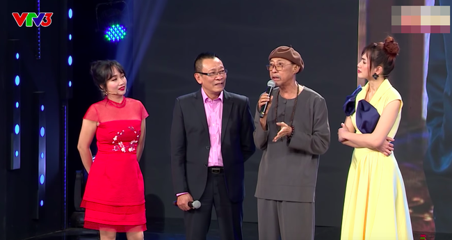 Lại Văn Sâm nắm chặt tay, xúc động nghẹn ngào khi Lê Bình nói bệnh ung thư 'hết di căn rồi' - 4 Lại Văn Sâm nắm chặt tay, xúc động nghẹn ngào khi Lê Bình nói bệnh ung thư 'hết di căn rồi' - 4