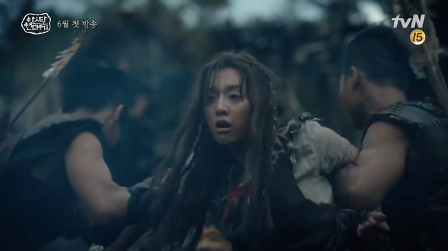 Bom tấn truyền hình của Song Joong Ki xác nhận ngày lên sóng, có đến 3 phần phim dài miên man - 3 Bom tấn truyền hình của Song Joong Ki xác nhận ngày lên sóng, có đến 3 phần phim dài miên man - 3