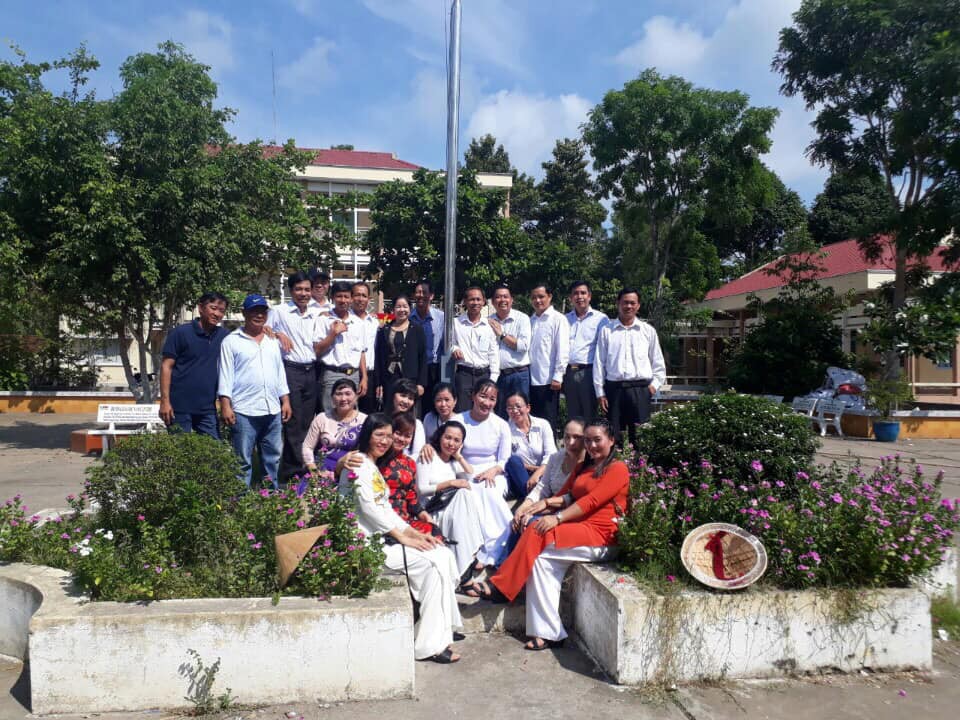 Đỉnh cao của 'lớp nhà người ta' khiến nhiều bạn trẻ ngưỡng mộ: Ra trường 24 năm nhưng mỗi lần họp lớp đều không thiếu một ai - 2 Đỉnh cao của 'lớp nhà người ta' khiến nhiều bạn trẻ ngưỡng mộ: Ra trường 24 năm nhưng mỗi lần họp lớp đều không thiếu một ai - 2