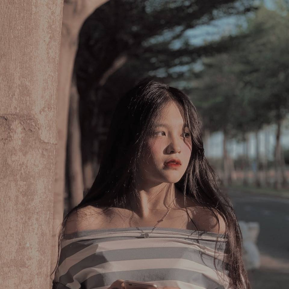 Nữ sinh Đồng Nai nổi như cồn sau một lần bị đăng ảnh trên Facebook, được khen giống Han Sara nhưng dễ thương hơn Nữ sinh Đồng Nai nổi như cồn sau một lần bị đăng ảnh trên Facebook, được khen giống Han Sara nhưng dễ thương hơn