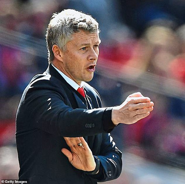Solskjaer 'dọa' bán nửa đội hình sau thất bại gây sốc trước Cardiff Solskjaer 'dọa' bán nửa đội hình sau thất bại gây sốc trước Cardiff