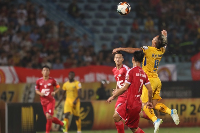 De Souza tỏa sáng, Viettel tìm lại nụ cười chiến thắng ở trận cầu 2 thẻ đỏ - 4 De Souza tỏa sáng, Viettel tìm lại nụ cười chiến thắng ở trận cầu 2 thẻ đỏ - 4