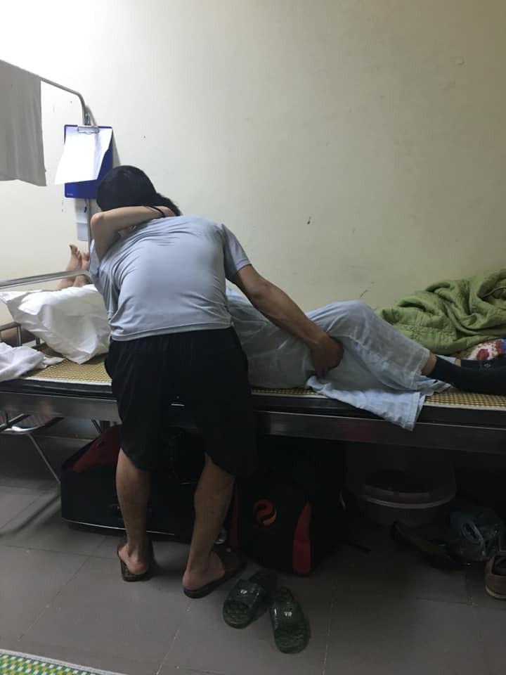 Nàng dâu vàng trong làng lấy chồng: Đi đẻ có hẳn 2 mẹ chồng theo hộ tống, chồng chăm con cẩn thận hơn cả phụ nữ - 1 Nàng dâu vàng trong làng lấy chồng: Đi đẻ có hẳn 2 mẹ chồng theo hộ tống, chồng chăm con cẩn thận hơn cả phụ nữ - 1