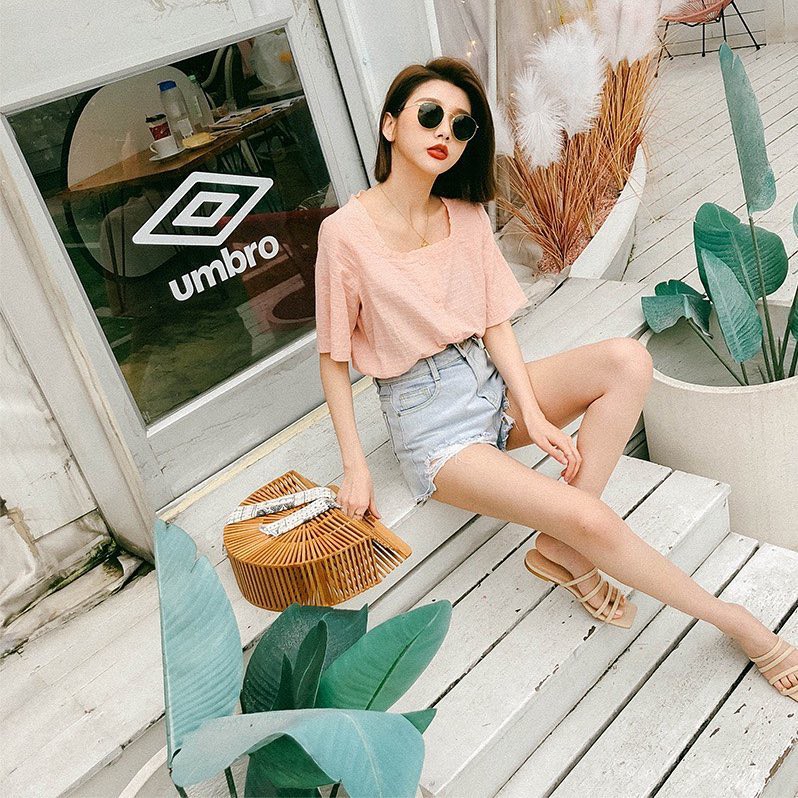 Đếm sơ sơ đã có 6 mẫu áo blouse xinh không để đâu cho hết giúp nàng công sở mặc đẹp suốt hè này Đếm sơ sơ đã có 6 mẫu áo blouse xinh không để đâu cho hết giúp nàng công sở mặc đẹp suốt hè này