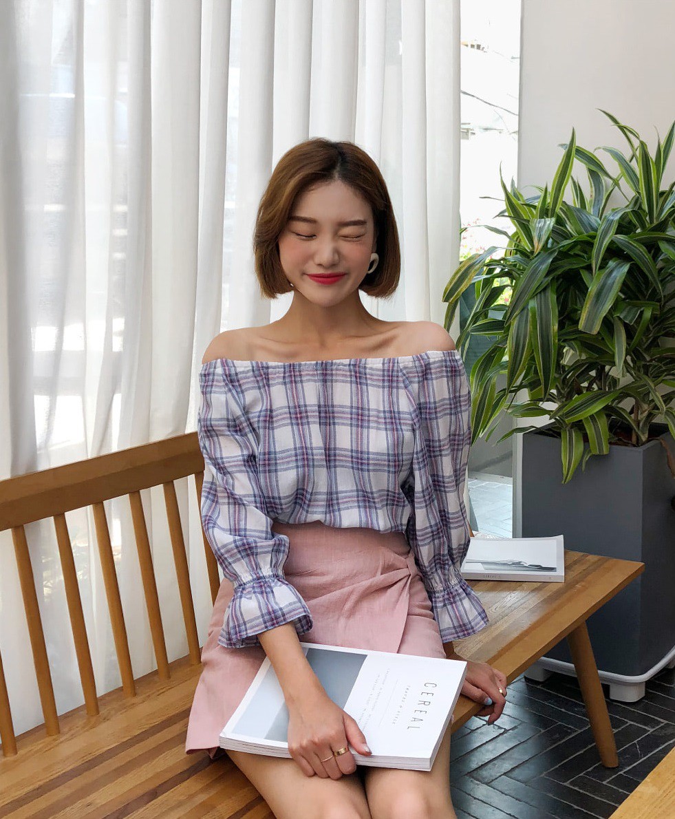 Đếm sơ sơ đã có 6 mẫu áo blouse xinh không để đâu cho hết giúp nàng công sở mặc đẹp suốt hè này - 12 Đếm sơ sơ đã có 6 mẫu áo blouse xinh không để đâu cho hết giúp nàng công sở mặc đẹp suốt hè này - 12