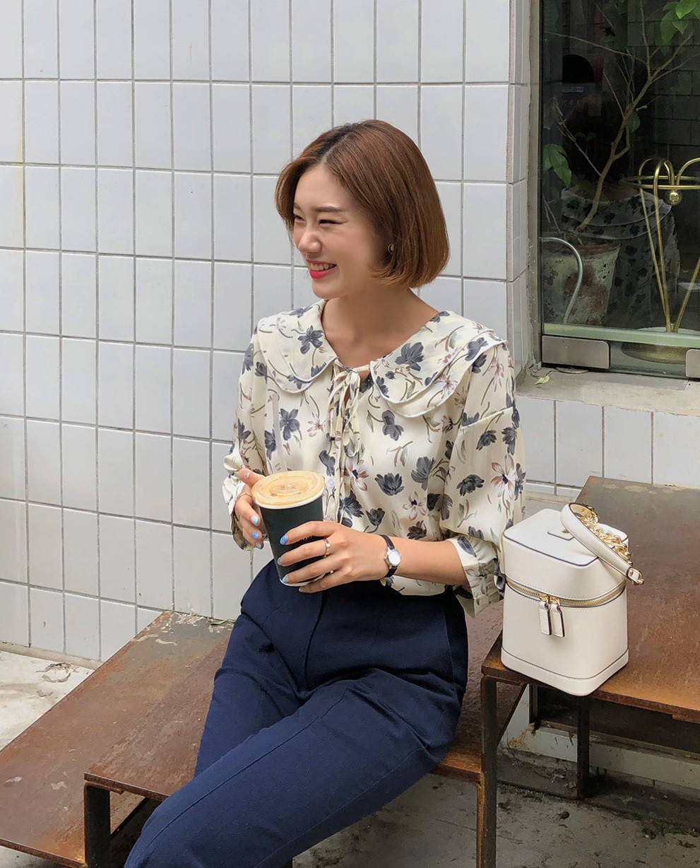 Đếm sơ sơ đã có 6 mẫu áo blouse xinh không để đâu cho hết giúp nàng công sở mặc đẹp suốt hè này - 16 Đếm sơ sơ đã có 6 mẫu áo blouse xinh không để đâu cho hết giúp nàng công sở mặc đẹp suốt hè này - 16