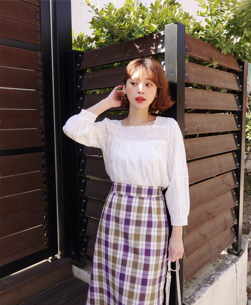 Đếm sơ sơ đã có 6 mẫu áo blouse xinh không để đâu cho hết giúp nàng công sở mặc đẹp suốt hè này - 1 Đếm sơ sơ đã có 6 mẫu áo blouse xinh không để đâu cho hết giúp nàng công sở mặc đẹp suốt hè này - 1