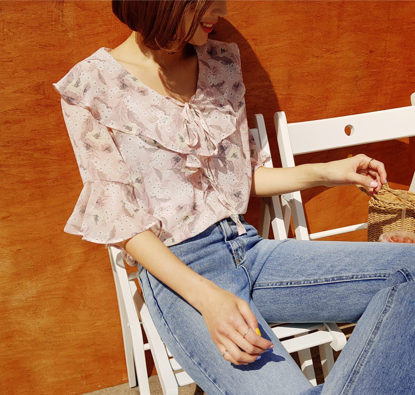 Đếm sơ sơ đã có 6 mẫu áo blouse xinh không để đâu cho hết giúp nàng công sở mặc đẹp suốt hè này - 6 Đếm sơ sơ đã có 6 mẫu áo blouse xinh không để đâu cho hết giúp nàng công sở mặc đẹp suốt hè này - 6